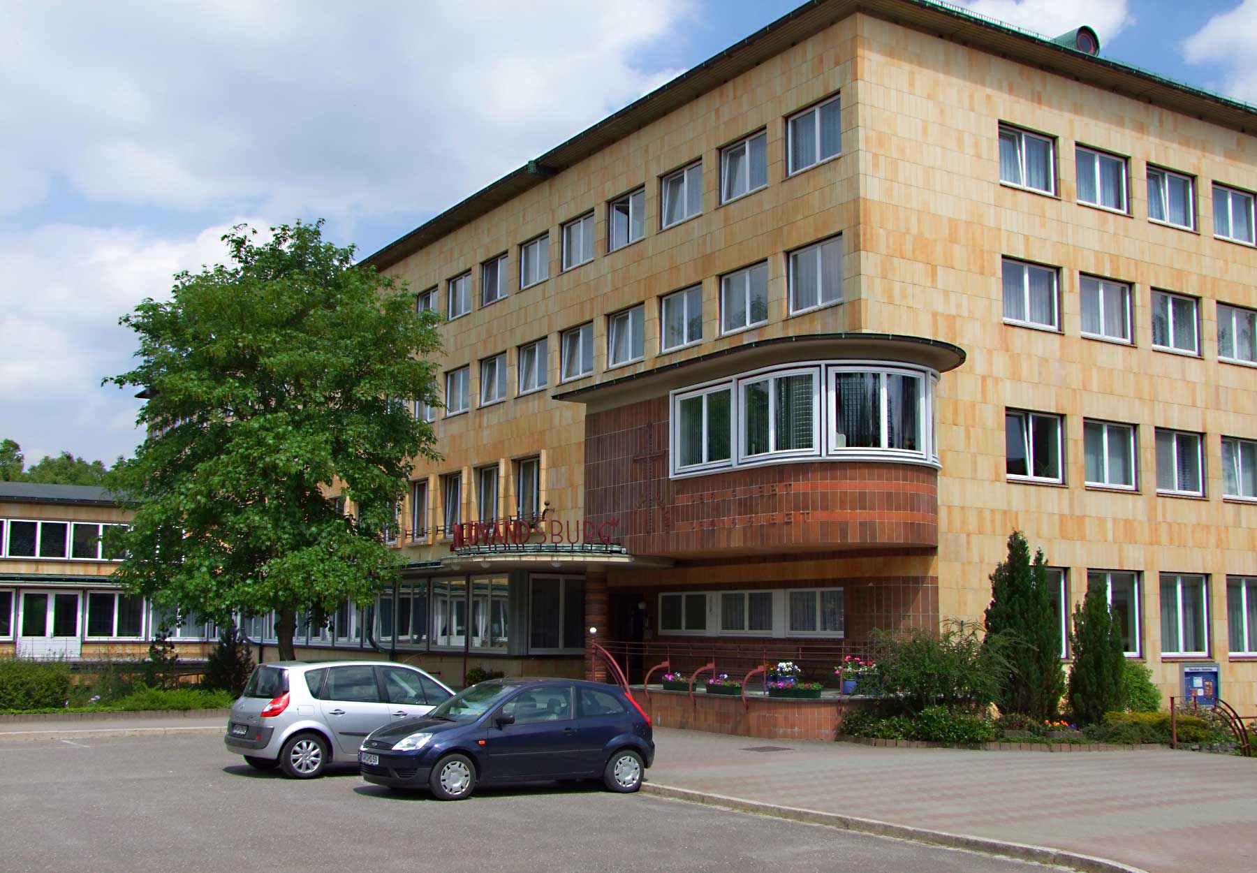 Außenansicht Mutterhaus - Bauhaus in Elbingerode