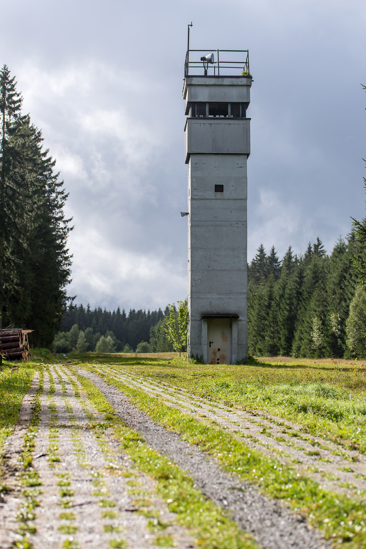 Oben im Harz kann man im Freilandgrenzmuseum Sorge einen original Grenzturm aus Zeiten der deutschen Teilung sehen.