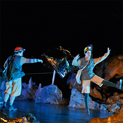Ein Theaterstück, was perfekt in die Kulisse der Baumannshöhle passt.